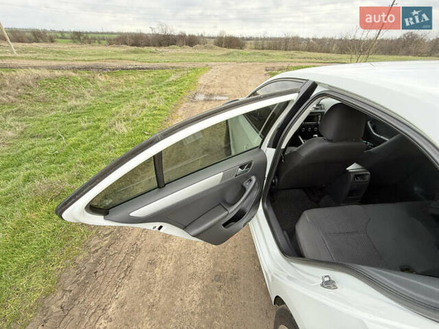 Белый Фольксваген Джетта, объемом двигателя 2 л и пробегом 195 тыс. км за 9000 $, фото 16 на Automoto.ua