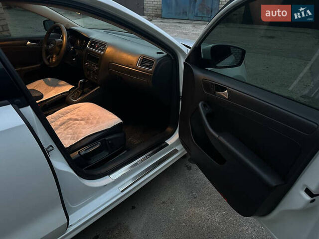 Білий Фольксваген Джетта, об'ємом двигуна 1.8 л та пробігом 250 тис. км за 6700 $, фото 11 на Automoto.ua