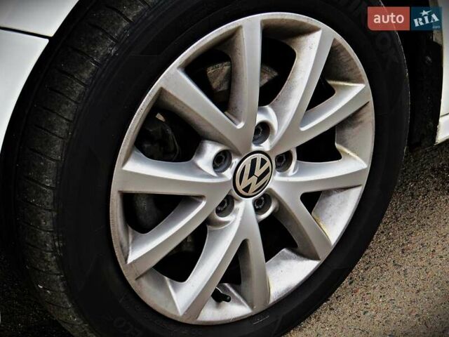 Белый Фольксваген Джетта, объемом двигателя 1.8 л и пробегом 183 тыс. км за 8900 $, фото 4 на Automoto.ua