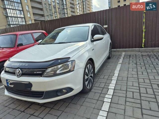 Белый Фольксваген Джетта, объемом двигателя 1.39 л и пробегом 240 тыс. км за 8000 $, фото 1 на Automoto.ua