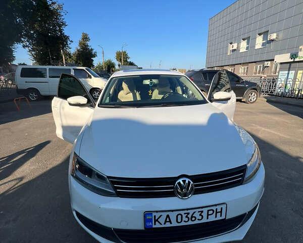 Белый Фольксваген Джетта, объемом двигателя 1.8 л и пробегом 180 тыс. км за 8000 $, фото 4 на Automoto.ua