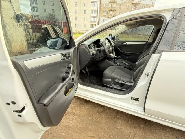 Білий Фольксваген Джетта, об'ємом двигуна 2 л та пробігом 195 тис. км за 8700 $, фото 15 на Automoto.ua