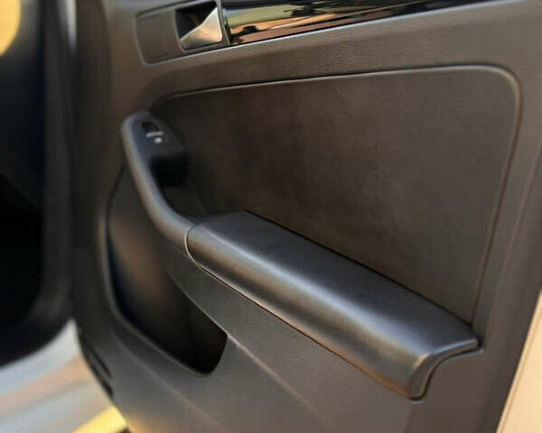 Белый Фольксваген Джетта, объемом двигателя 1.97 л и пробегом 178 тыс. км за 12000 $, фото 12 на Automoto.ua