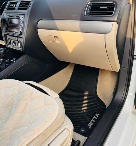 Белый Фольксваген Джетта, объемом двигателя 1.8 л и пробегом 194 тыс. км за 9800 $, фото 10 на Automoto.ua