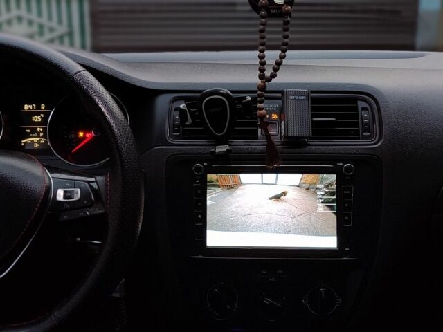 Білий Фольксваген Джетта, об'ємом двигуна 2 л та пробігом 151 тис. км за 10000 $, фото 4 на Automoto.ua