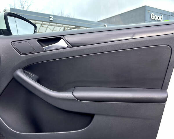 Білий Фольксваген Джетта, об'ємом двигуна 1.97 л та пробігом 195 тис. км за 11300 $, фото 17 на Automoto.ua