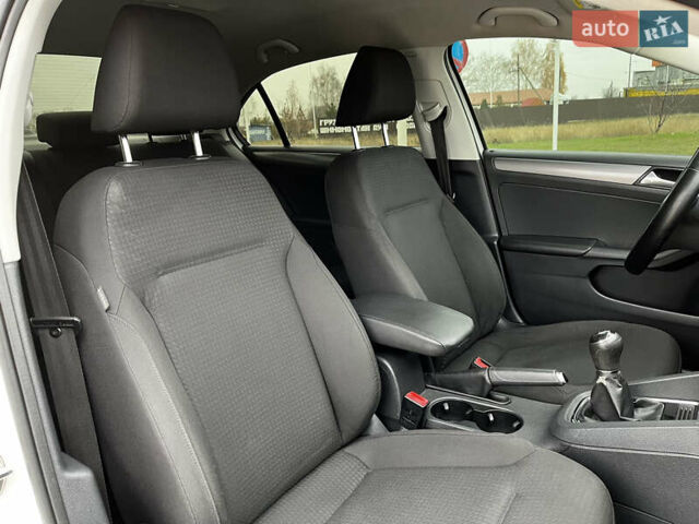 Белый Фольксваген Джетта, объемом двигателя 1.97 л и пробегом 270 тыс. км за 9500 $, фото 35 на Automoto.ua