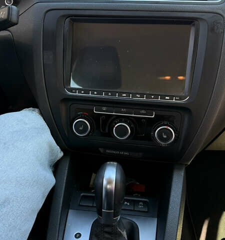 Белый Фольксваген Джетта, объемом двигателя 1.6 л и пробегом 170 тыс. км за 11200 $, фото 13 на Automoto.ua