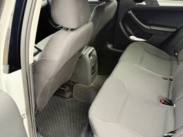 Білий Фольксваген Джетта, об'ємом двигуна 2 л та пробігом 195 тис. км за 8700 $, фото 12 на Automoto.ua