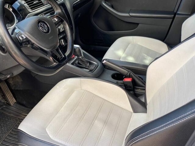 Білий Фольксваген Джетта, об'ємом двигуна 1.8 л та пробігом 156 тис. км за 12500 $, фото 7 на Automoto.ua