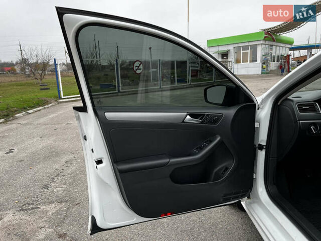 Белый Фольксваген Джетта, объемом двигателя 1.97 л и пробегом 270 тыс. км за 9500 $, фото 18 на Automoto.ua