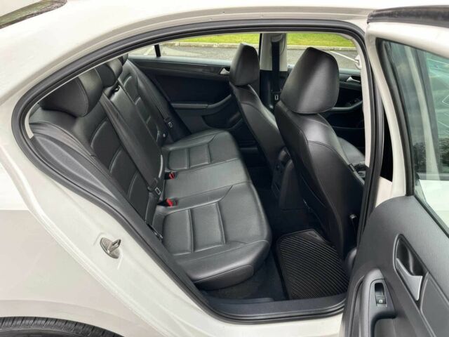 Белый Фольксваген Джетта, объемом двигателя 1.8 л и пробегом 88 тыс. км за 6000 $, фото 9 на Automoto.ua