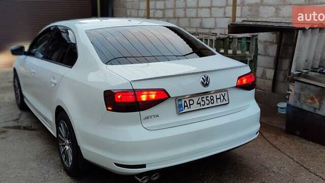 Білий Фольксваген Джетта, об'ємом двигуна 2 л та пробігом 151 тис. км за 10000 $, фото 1 на Automoto.ua