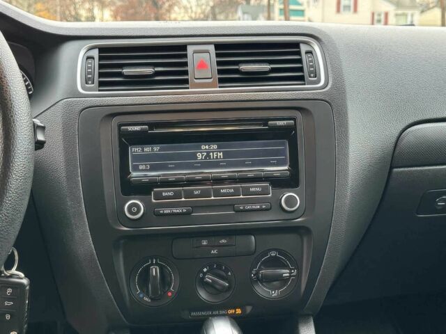 Белый Фольксваген Джетта, объемом двигателя 1.8 л и пробегом 88 тыс. км за 6000 $, фото 8 на Automoto.ua