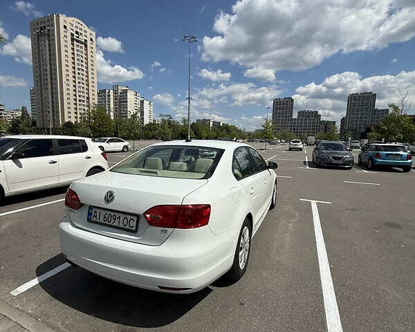 Білий Фольксваген Джетта, об'ємом двигуна 1.8 л та пробігом 157 тис. км за 10110 $, фото 5 на Automoto.ua