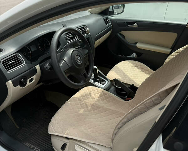 Білий Фольксваген Джетта, об'ємом двигуна 1.8 л та пробігом 157 тис. км за 10110 $, фото 10 на Automoto.ua