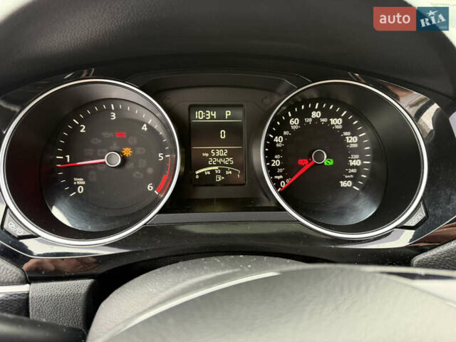 Белый Фольксваген Джетта, объемом двигателя 1.97 л и пробегом 225 тыс. км за 11300 $, фото 12 на Automoto.ua