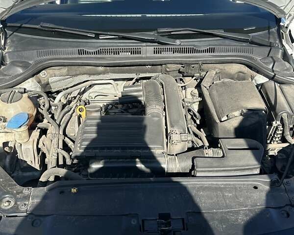 Белый Фольксваген Джетта, объемом двигателя 1.4 л и пробегом 159 тыс. км за 10500 $, фото 8 на Automoto.ua