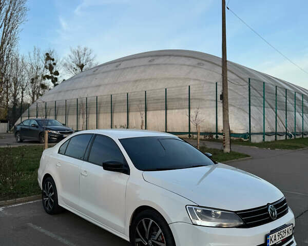 Белый Фольксваген Джетта, объемом двигателя 2 л и пробегом 180 тыс. км за 9500 $, фото 1 на Automoto.ua
