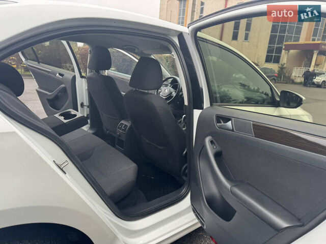 Белый Фольксваген Джетта, объемом двигателя 1.97 л и пробегом 168 тыс. км за 13000 $, фото 11 на Automoto.ua