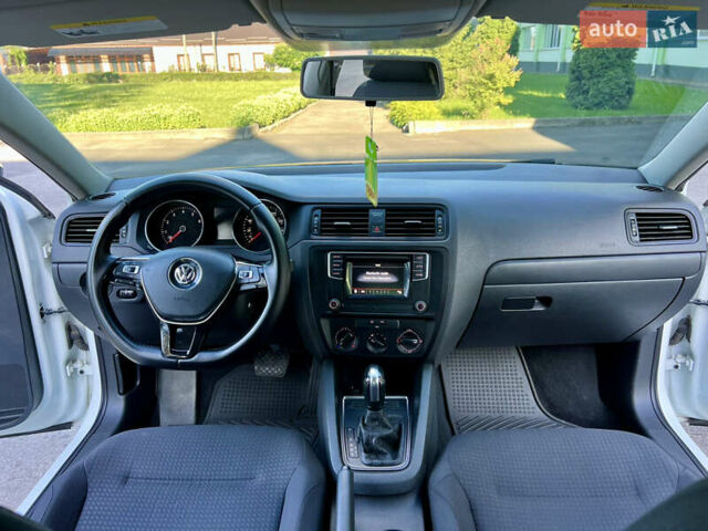 Белый Фольксваген Джетта, объемом двигателя 1.4 л и пробегом 195 тыс. км за 9000 $, фото 53 на Automoto.ua