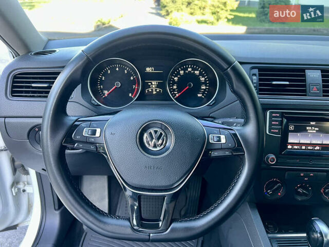 Белый Фольксваген Джетта, объемом двигателя 1.4 л и пробегом 195 тыс. км за 9000 $, фото 30 на Automoto.ua