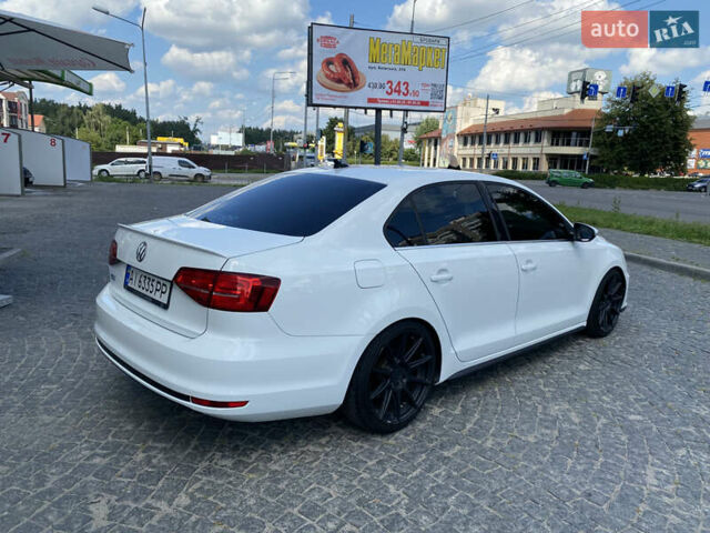 Фольксваген Джетта 2015 в Киеве на Automoto.ua Белый Фольксваген Джетта, объемом двигателя 2 л и пробегом 88 тыс. км за 9900 $, фото 5 на Automoto.ua