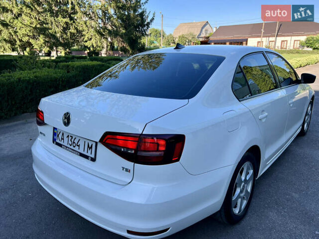 Белый Фольксваген Джетта, объемом двигателя 1.4 л и пробегом 195 тыс. км за 9000 $, фото 22 на Automoto.ua