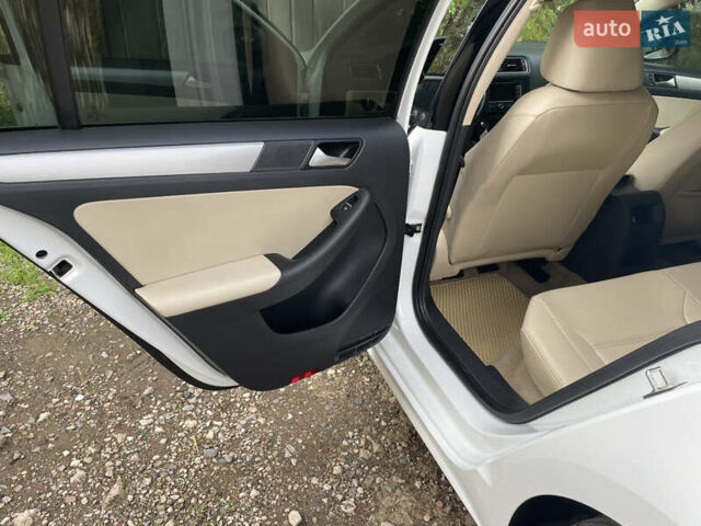 Білий Фольксваген Джетта, об'ємом двигуна 1.8 л та пробігом 151 тис. км за 11800 $, фото 17 на Automoto.ua