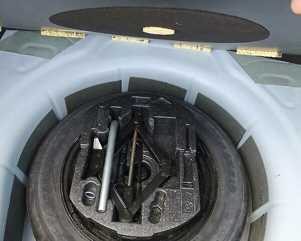 Білий Фольксваген Джетта, об'ємом двигуна 1.8 л та пробігом 177 тис. км за 10500 $, фото 13 на Automoto.ua