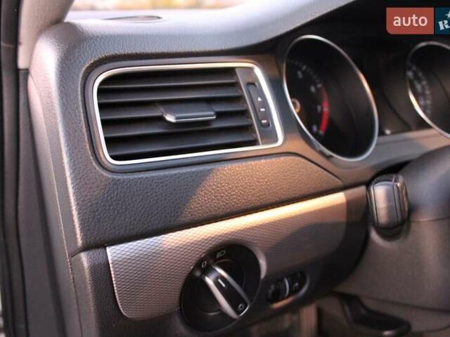 Білий Фольксваген Джетта, об'ємом двигуна 1.8 л та пробігом 158 тис. км за 11600 $, фото 27 на Automoto.ua