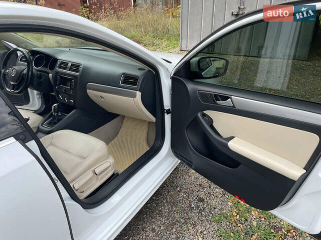 Білий Фольксваген Джетта, об'ємом двигуна 1.8 л та пробігом 151 тис. км за 11800 $, фото 19 на Automoto.ua