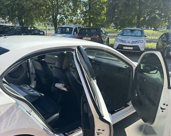 Белый Фольксваген Джетта, объемом двигателя 1.4 л и пробегом 159 тыс. км за 10500 $, фото 15 на Automoto.ua