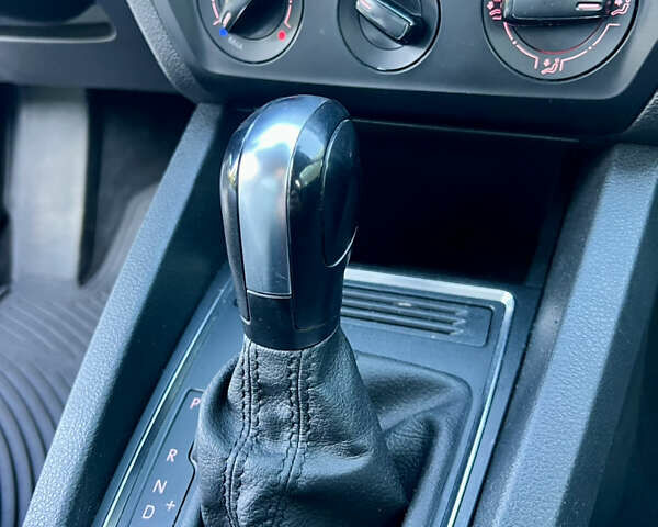 Белый Фольксваген Джетта, объемом двигателя 1.4 л и пробегом 195 тыс. км за 9000 $, фото 26 на Automoto.ua