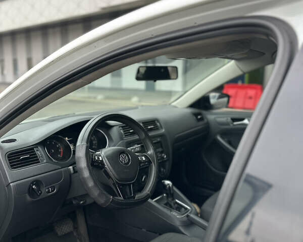 Белый Фольксваген Джетта, объемом двигателя 1.98 л и пробегом 297 тыс. км за 7100 $, фото 6 на Automoto.ua