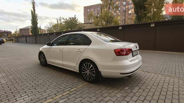 Белый Фольксваген Джетта, объемом двигателя 1.98 л и пробегом 143 тыс. км за 8999 $, фото 5 на Automoto.ua