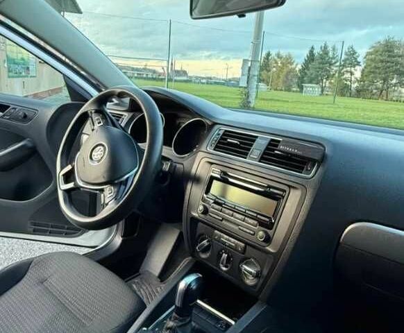 Білий Фольксваген Джетта, об'ємом двигуна 1.8 л та пробігом 128 тис. км за 8000 $, фото 5 на Automoto.ua