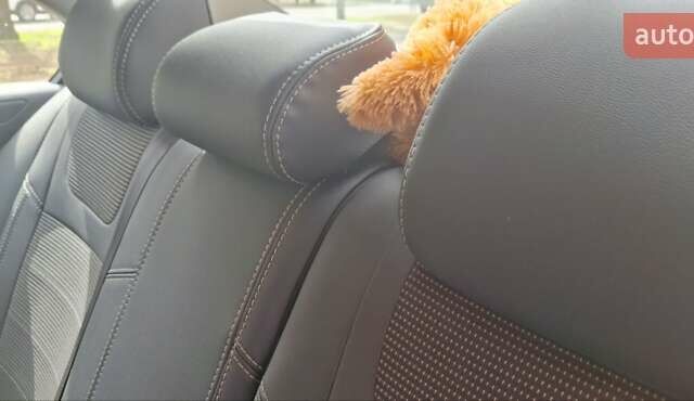 Белый Фольксваген Джетта, объемом двигателя 2 л и пробегом 158 тыс. км за 9300 $, фото 2 на Automoto.ua