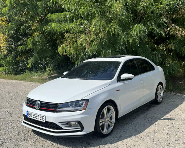 Білий Фольксваген Джетта, об'ємом двигуна 2 л та пробігом 134 тис. км за 12500 $, фото 3 на Automoto.ua