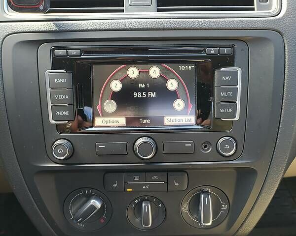 Білий Фольксваген Джетта, об'ємом двигуна 1.8 л та пробігом 177 тис. км за 10500 $, фото 18 на Automoto.ua