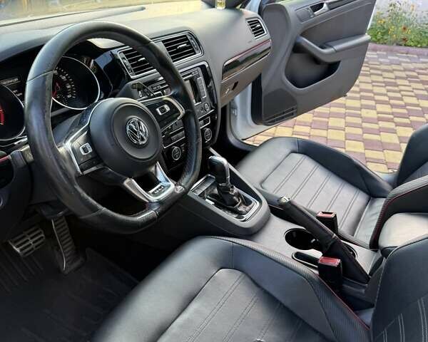 Белый Фольксваген Джетта, объемом двигателя 2 л и пробегом 163 тыс. км за 13500 $, фото 7 на Automoto.ua