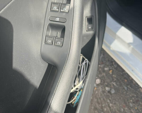 Белый Фольксваген Джетта, объемом двигателя 1.8 л и пробегом 260 тыс. км за 9999 $, фото 6 на Automoto.ua