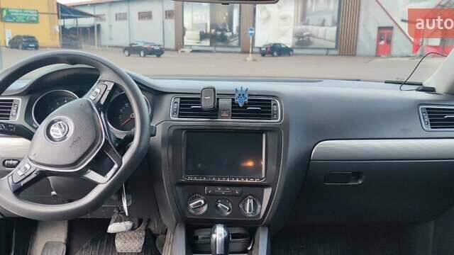 Белый Фольксваген Джетта, объемом двигателя 1.8 л и пробегом 162 тыс. км за 9800 $, фото 10 на Automoto.ua
