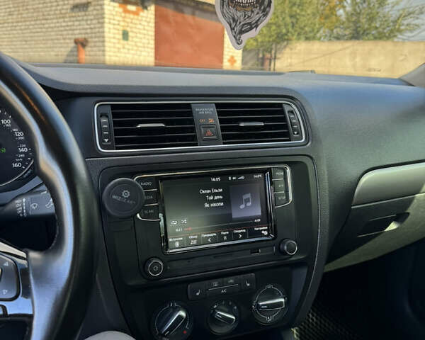 Белый Фольксваген Джетта, объемом двигателя 1.8 л и пробегом 260 тыс. км за 9999 $, фото 8 на Automoto.ua