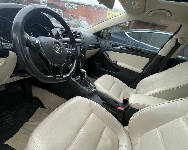 Белый Фольксваген Джетта, объемом двигателя 1.8 л и пробегом 150 тыс. км за 7500 $, фото 2 на Automoto.ua