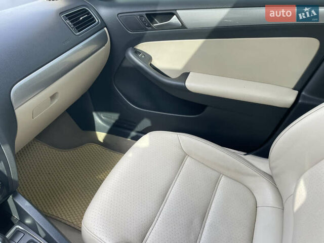 Білий Фольксваген Джетта, об'ємом двигуна 1.8 л та пробігом 151 тис. км за 11800 $, фото 15 на Automoto.ua