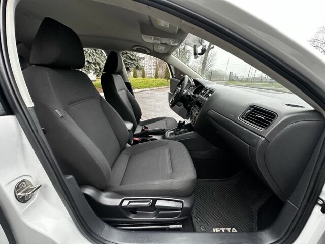 Белый Фольксваген Джетта, объемом двигателя 2 л и пробегом 189 тыс. км за 8850 $, фото 7 на Automoto.ua