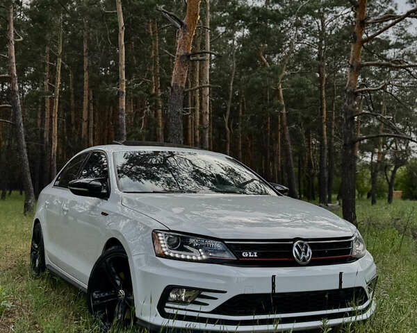 Белый Фольксваген Джетта, объемом двигателя 2 л и пробегом 152 тыс. км за 13900 $, фото 1 на Automoto.ua