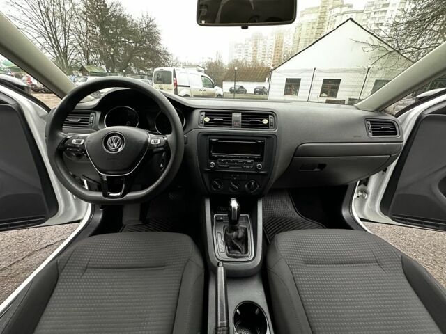 Белый Фольксваген Джетта, объемом двигателя 2 л и пробегом 189 тыс. км за 8850 $, фото 8 на Automoto.ua