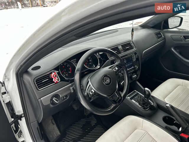 Белый Фольксваген Джетта, объемом двигателя 1.8 л и пробегом 180 тыс. км за 10999 $, фото 19 на Automoto.ua